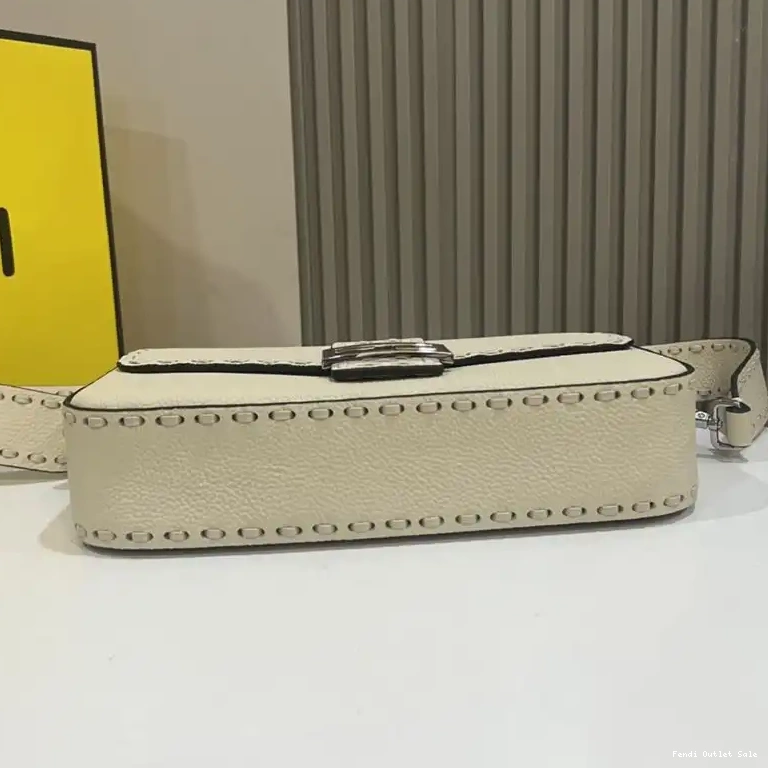 Cheap Medium Leather Selleria In Beige Cuoio Bag Fendi Baguette Romano 0506